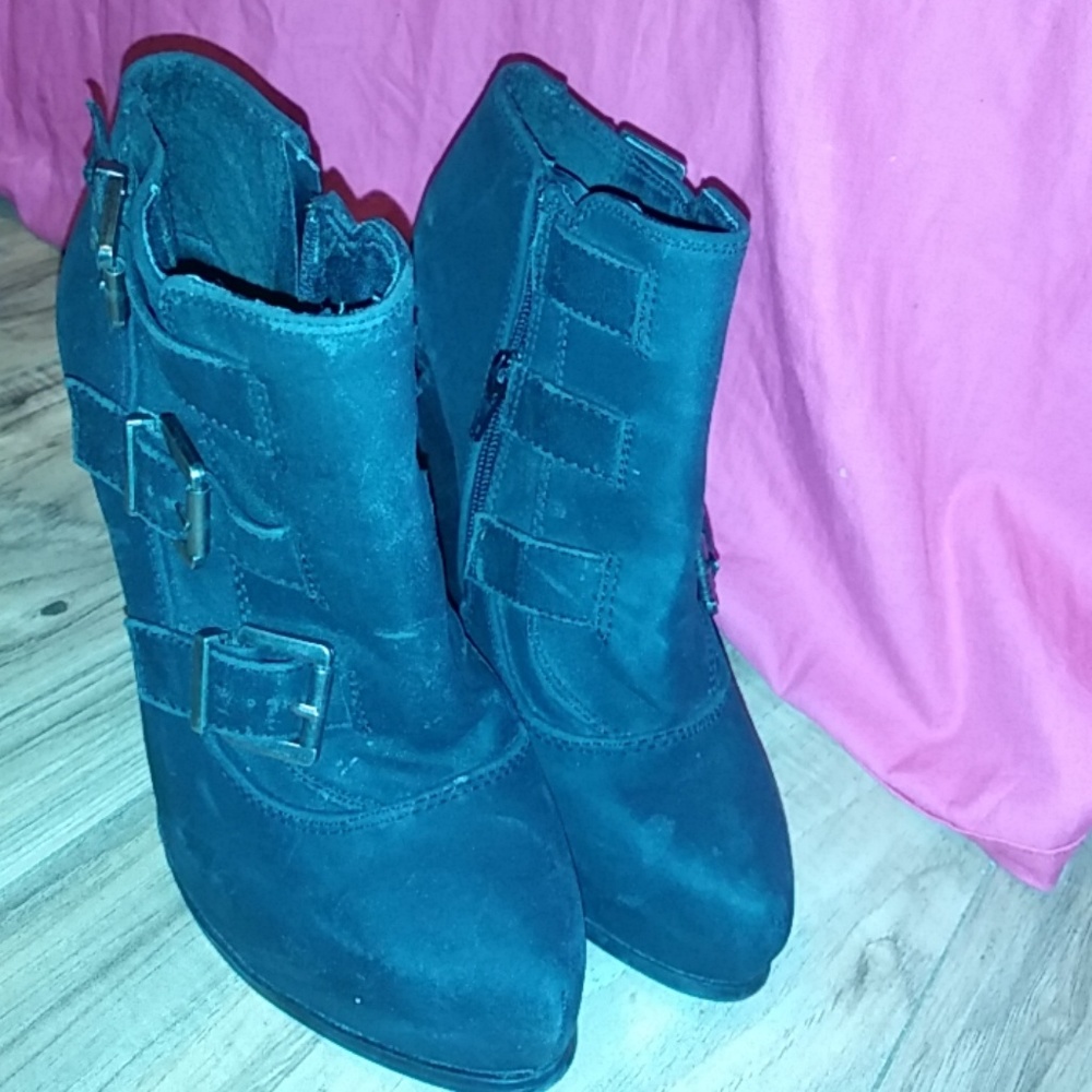 Heel boots